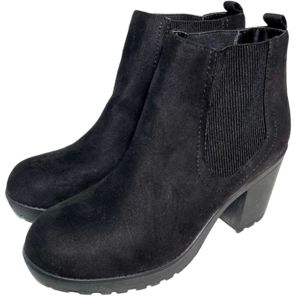 SODA Black Suede Booties - Picture 4 of 6